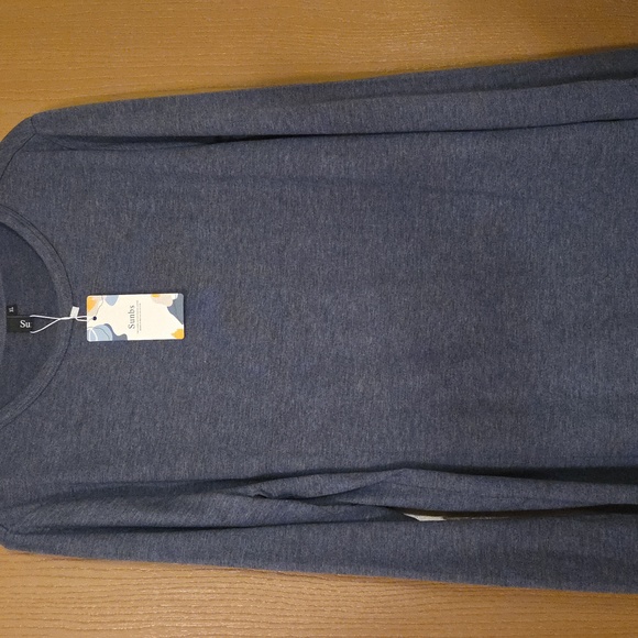Tops - NWT long sleeve blue tshirt